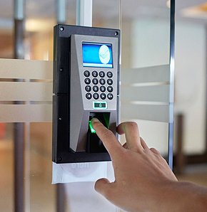 ACCSESS CONTROL SYSTEAM INSTALASSION UAE